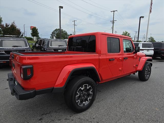 new 2024 Jeep Gladiator car, priced at $45,982