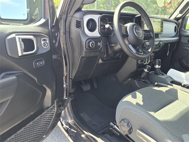 new 2025 Jeep Wrangler car, priced at $44,020