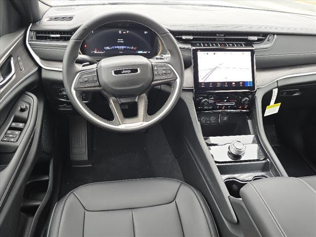 new 2025 Jeep Grand Cherokee car, priced at $43,050