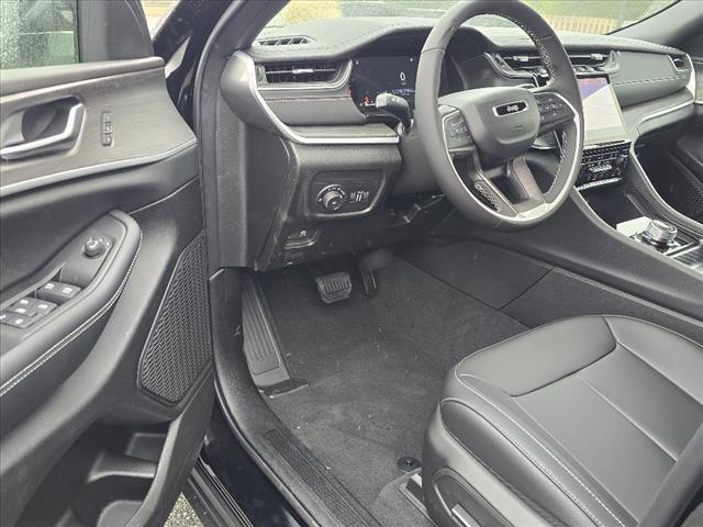 new 2025 Jeep Grand Cherokee car, priced at $43,050