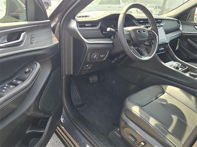 new 2025 Jeep Grand Cherokee L car, priced at $49,571