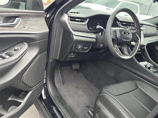 new 2025 Jeep Grand Cherokee car, priced at $47,882