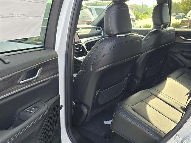 new 2025 Jeep Grand Cherokee car, priced at $51,946