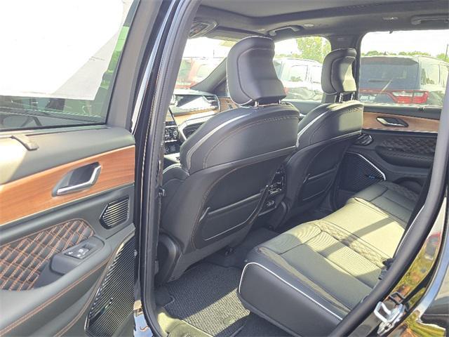 new 2025 Jeep Grand Cherokee car, priced at $68,928