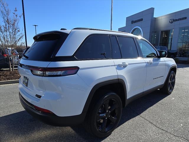 new 2025 Jeep Grand Cherokee car, priced at $43,145