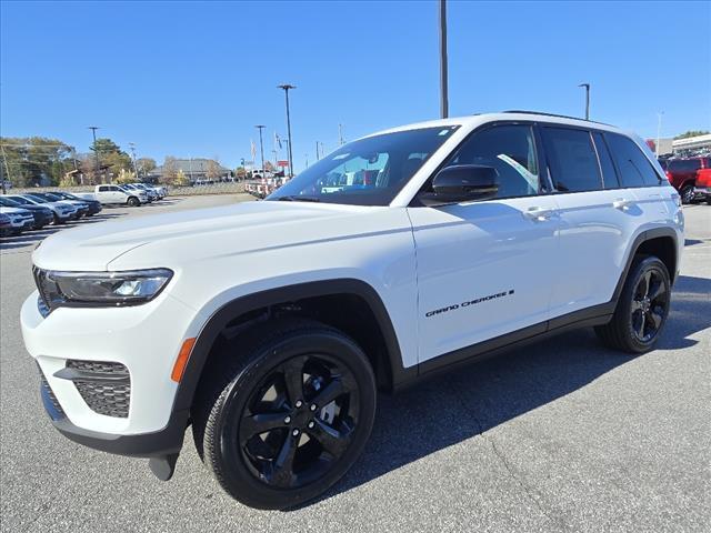 new 2025 Jeep Grand Cherokee car, priced at $43,145