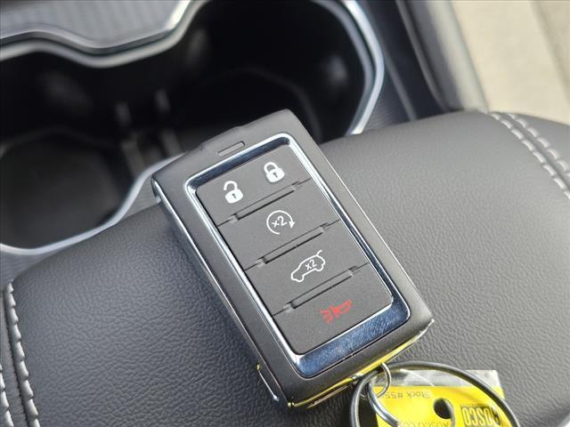 new 2025 Jeep Grand Cherokee car, priced at $38,496