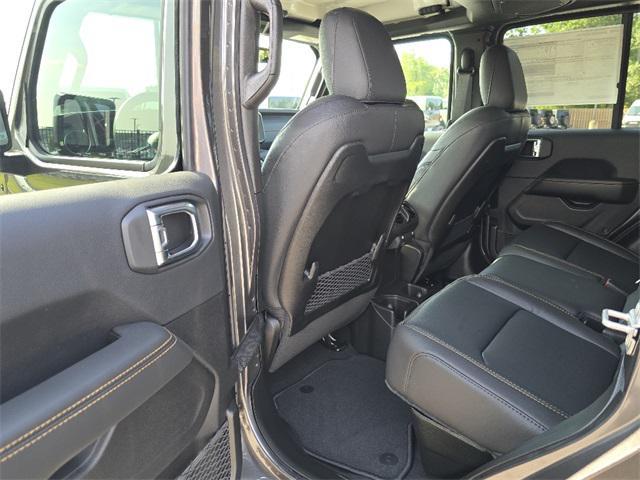new 2025 Jeep Gladiator car, priced at $46,383