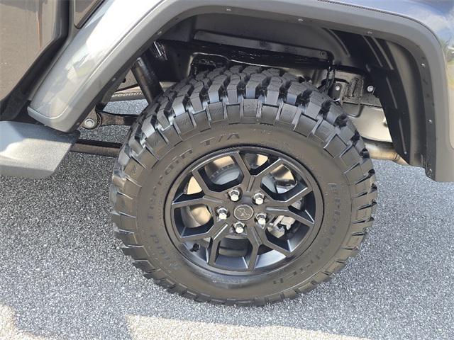 new 2025 Jeep Gladiator car, priced at $46,383