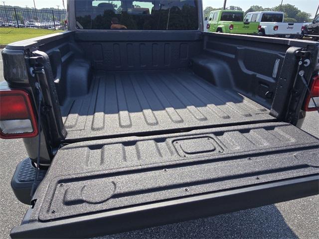new 2025 Jeep Gladiator car, priced at $46,383