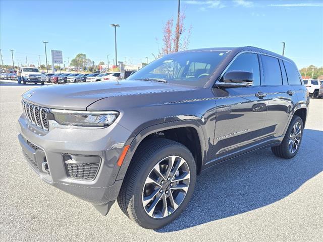 new 2025 Jeep Grand Cherokee car, priced at $60,897