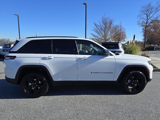 new 2025 Jeep Grand Cherokee car, priced at $54,003