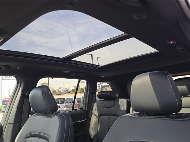 new 2025 Jeep Grand Cherokee car, priced at $50,320