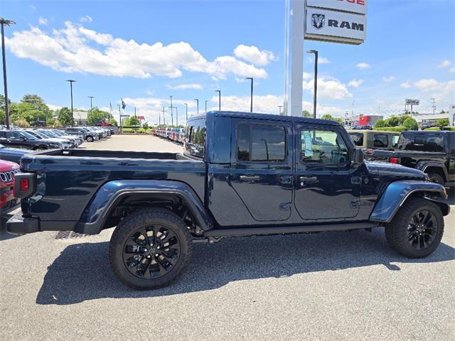 new 2025 Jeep Gladiator car, priced at $44,673