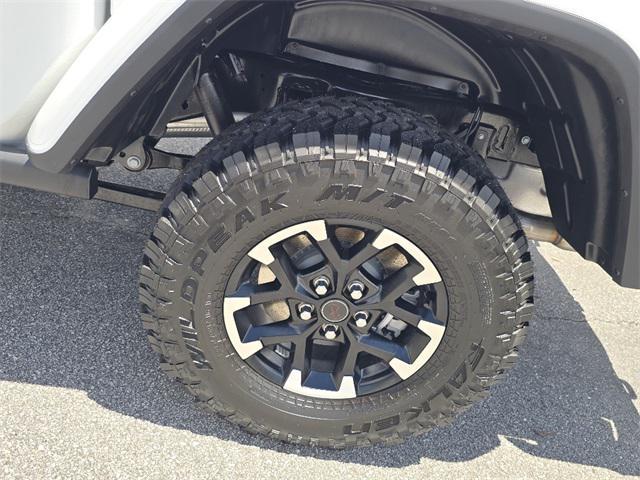 new 2025 Jeep Gladiator car, priced at $57,715