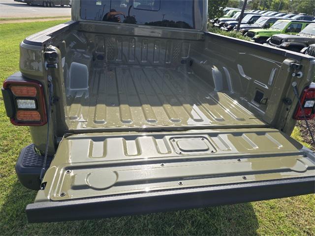 new 2025 Jeep Gladiator car, priced at $51,658