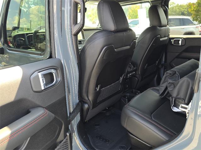 new 2025 Jeep Gladiator car, priced at $57,898