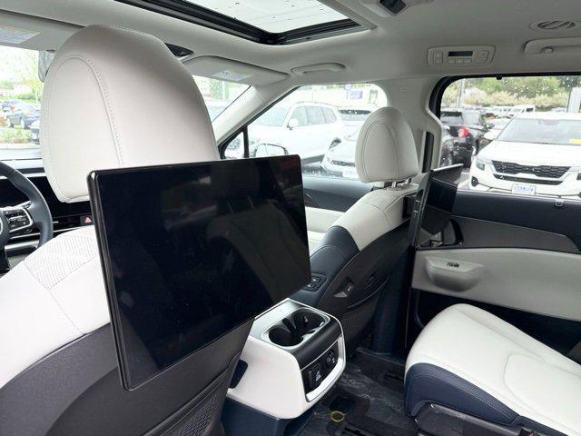 new 2025 Kia Carnival Hybrid car, priced at $53,255