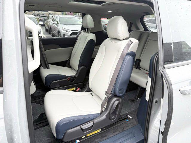 new 2025 Kia Carnival Hybrid car, priced at $53,255