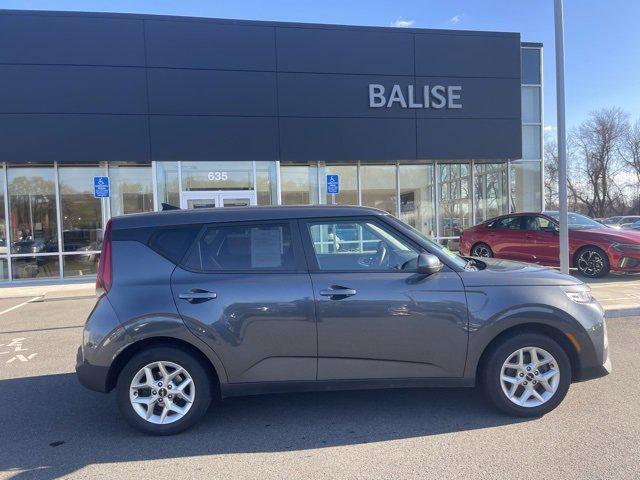 used 2022 Kia Soul car, priced at $15,999