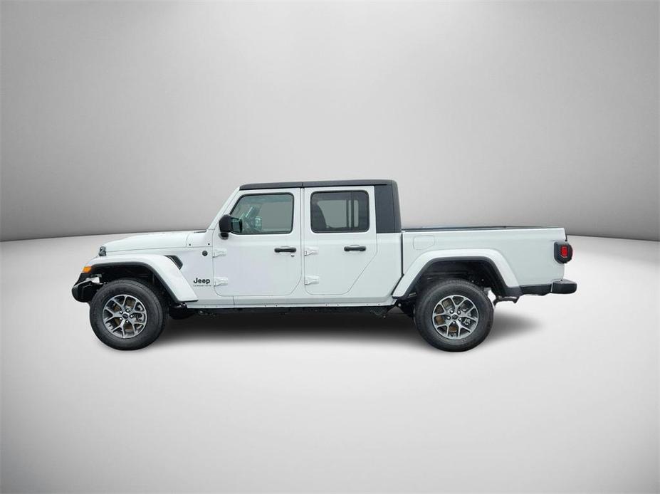 new 2024 Jeep Gladiator car, priced at $39,157