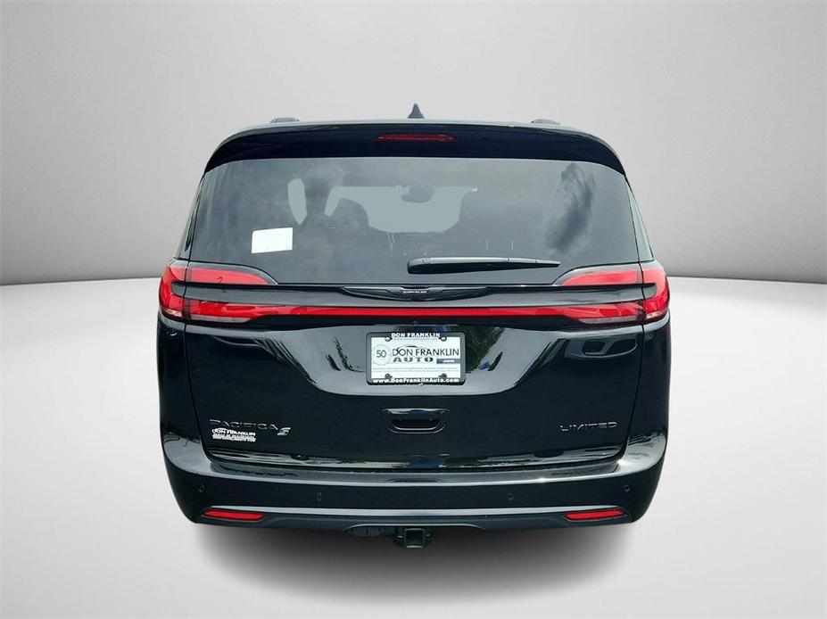 new 2024 Chrysler Pacifica car, priced at $47,251