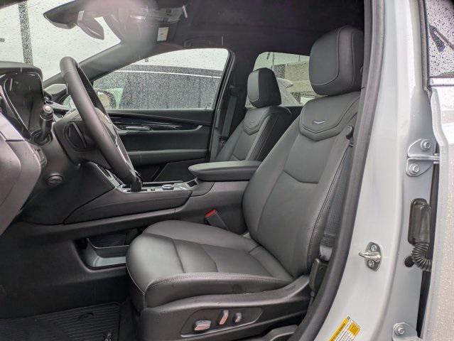 new 2025 Cadillac XT5 car, priced at $55,040