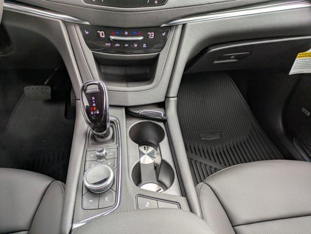 new 2025 Cadillac XT5 car, priced at $55,040
