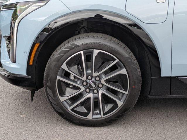new 2025 Cadillac OPTIQ car, priced at $59,780