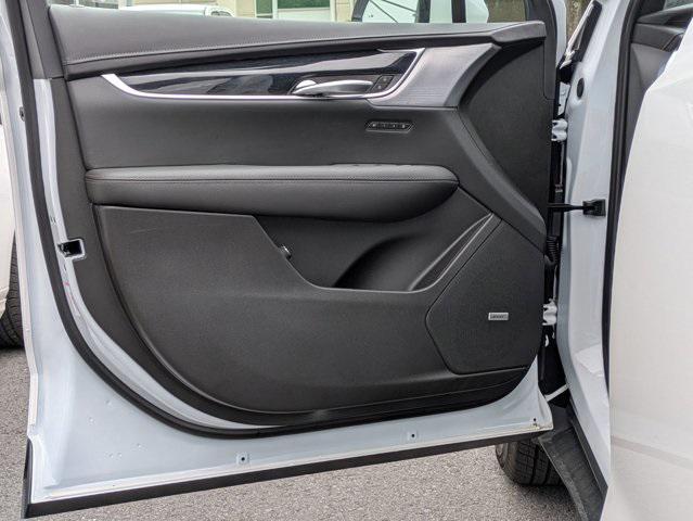 new 2025 Cadillac XT5 car, priced at $55,040