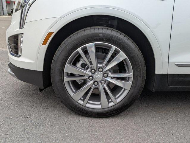 new 2025 Cadillac XT5 car, priced at $55,040