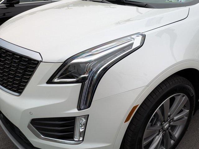new 2025 Cadillac XT5 car, priced at $55,040
