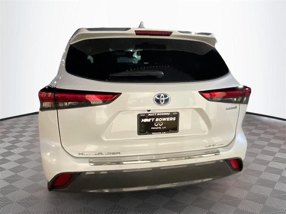 used 2022 Toyota Highlander Hybrid car, priced at $38,900