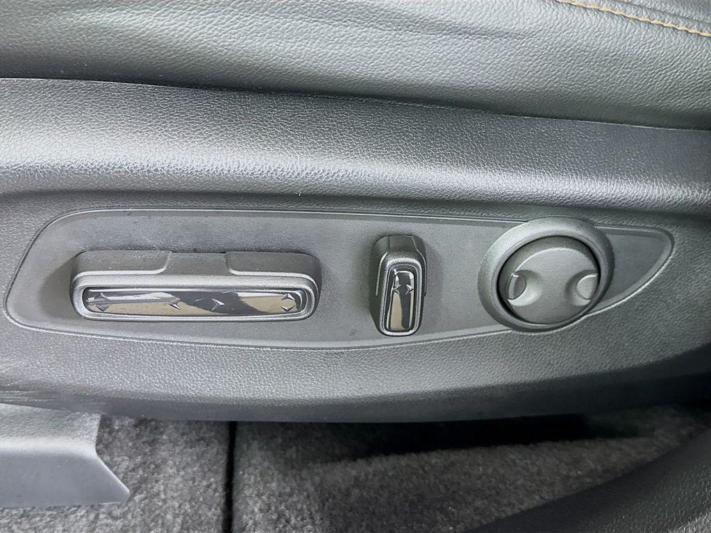 used 2025 Honda CR-V Hybrid car, priced at $39,890