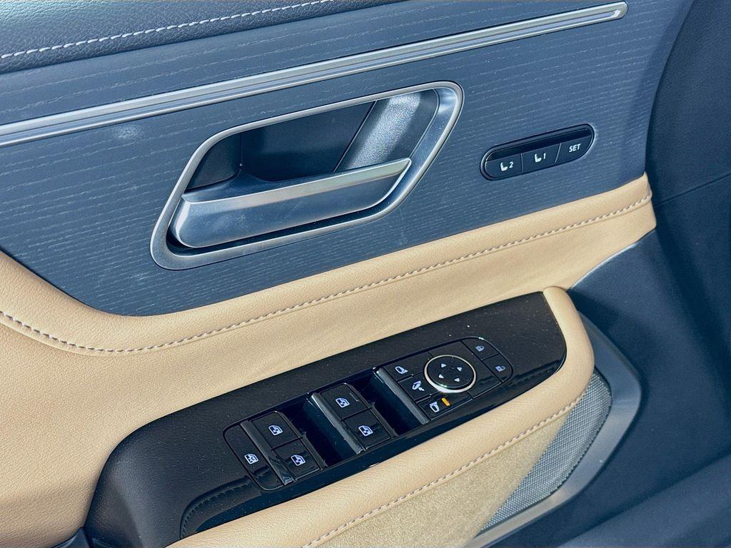 new 2025 INFINITI QX80 car, priced at $93,910