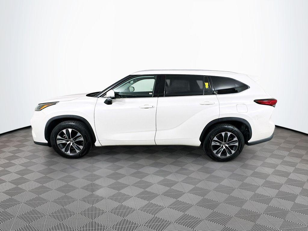 used 2021 Toyota Highlander car, priced at $29,437