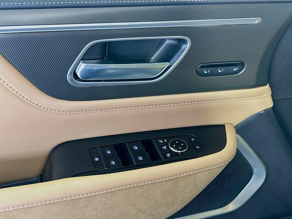 new 2025 INFINITI QX80 car, priced at $85,237