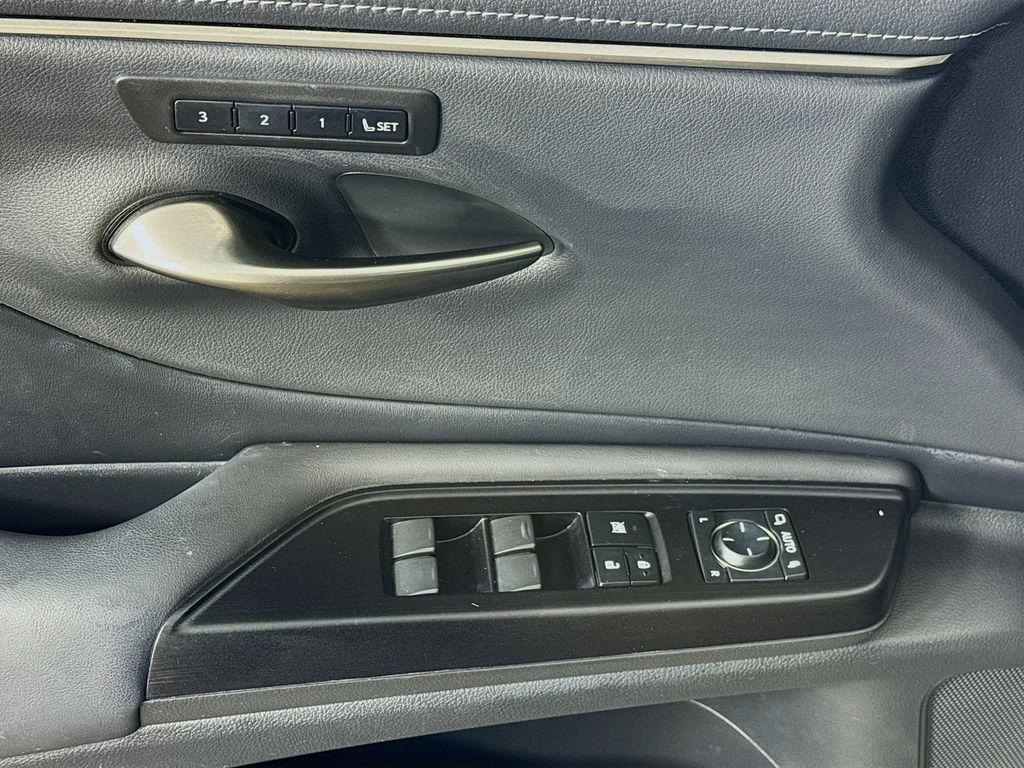 used 2020 Lexus ES 350 car, priced at $23,995