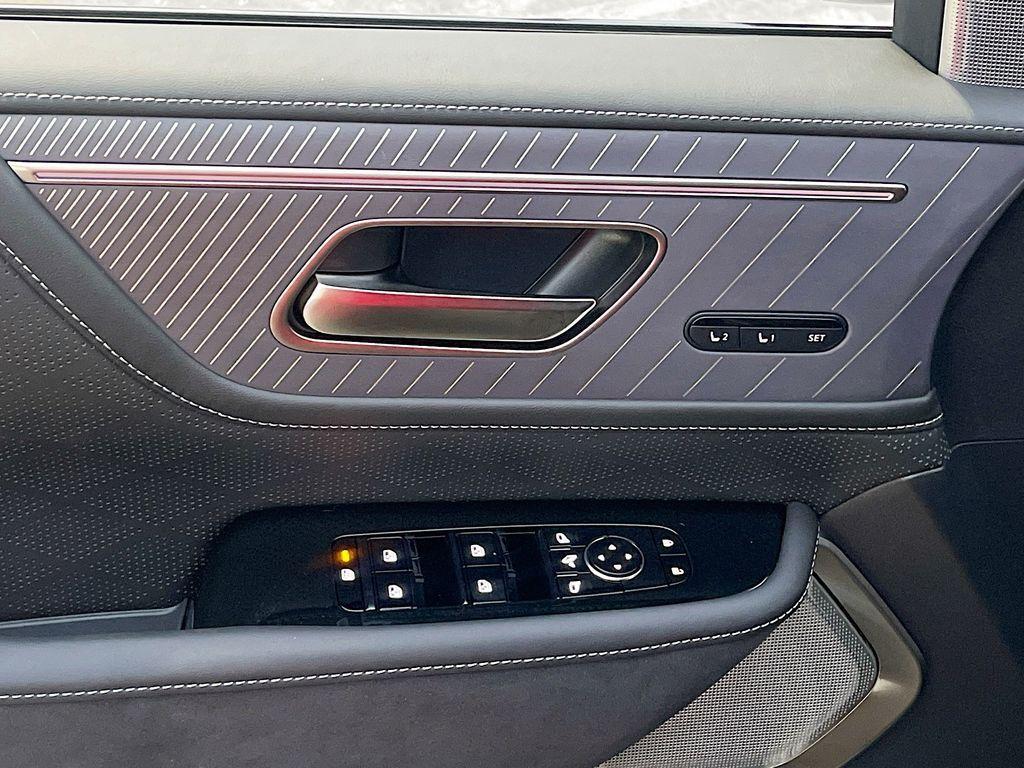 new 2025 INFINITI QX80 car, priced at $102,501