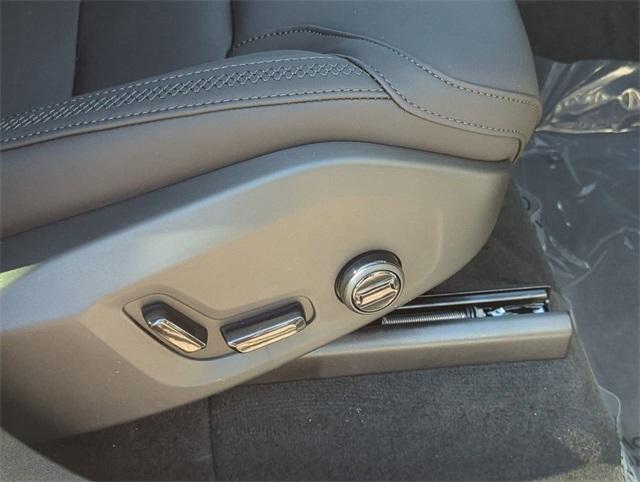 new 2025 Volvo XC90 car, priced at $69,155