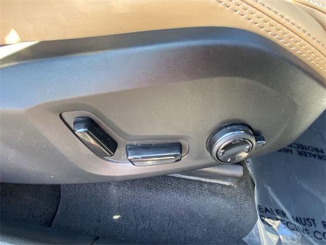 used 2023 Volvo XC60 car, priced at $32,999