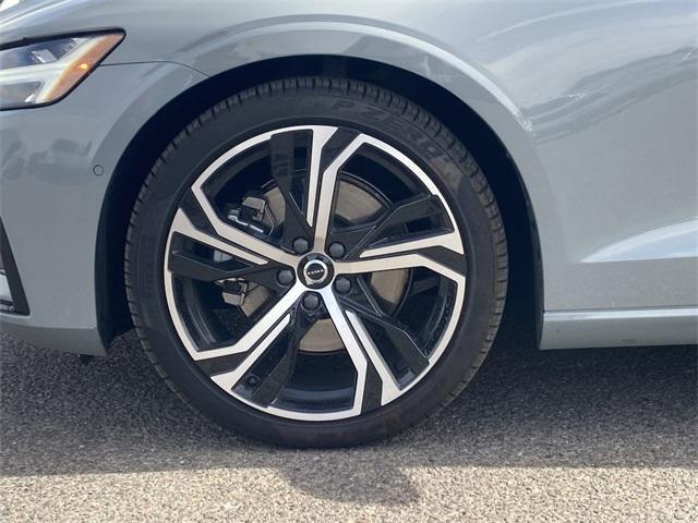 new 2024 Volvo S60 car, priced at $49,295