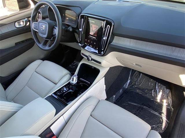 new 2025 Volvo XC40 car, priced at $48,315