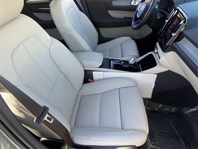 new 2025 Volvo XC40 car, priced at $48,315