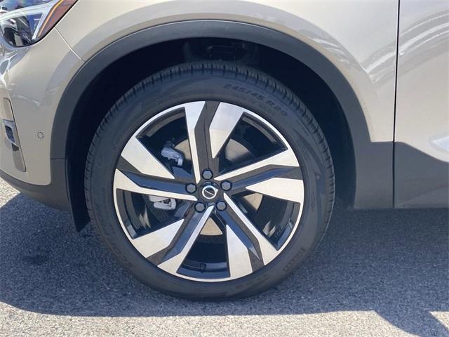 new 2025 Volvo XC40 car, priced at $51,465