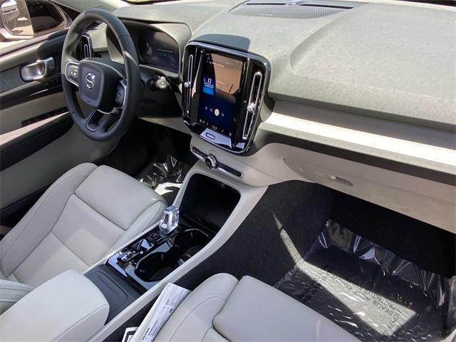 new 2025 Volvo XC40 car, priced at $51,465