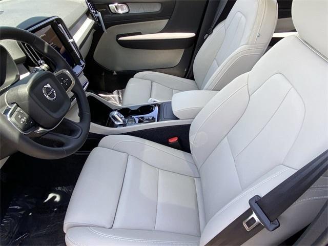 new 2025 Volvo XC40 car, priced at $51,465