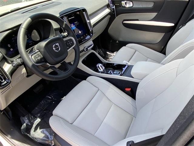 new 2025 Volvo XC40 car, priced at $51,465