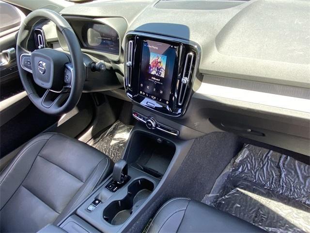 new 2025 Volvo XC40 car, priced at $45,465