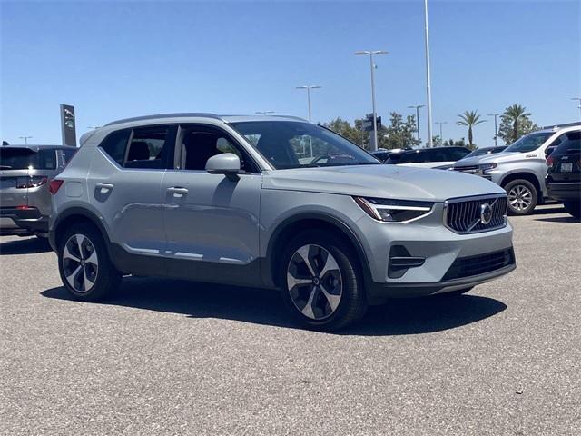 new 2025 Volvo XC40 car, priced at $45,465